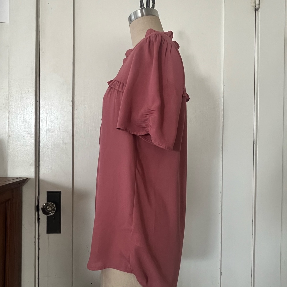 DR2 Rose Ruffle Blouse - Picture 6 of 7